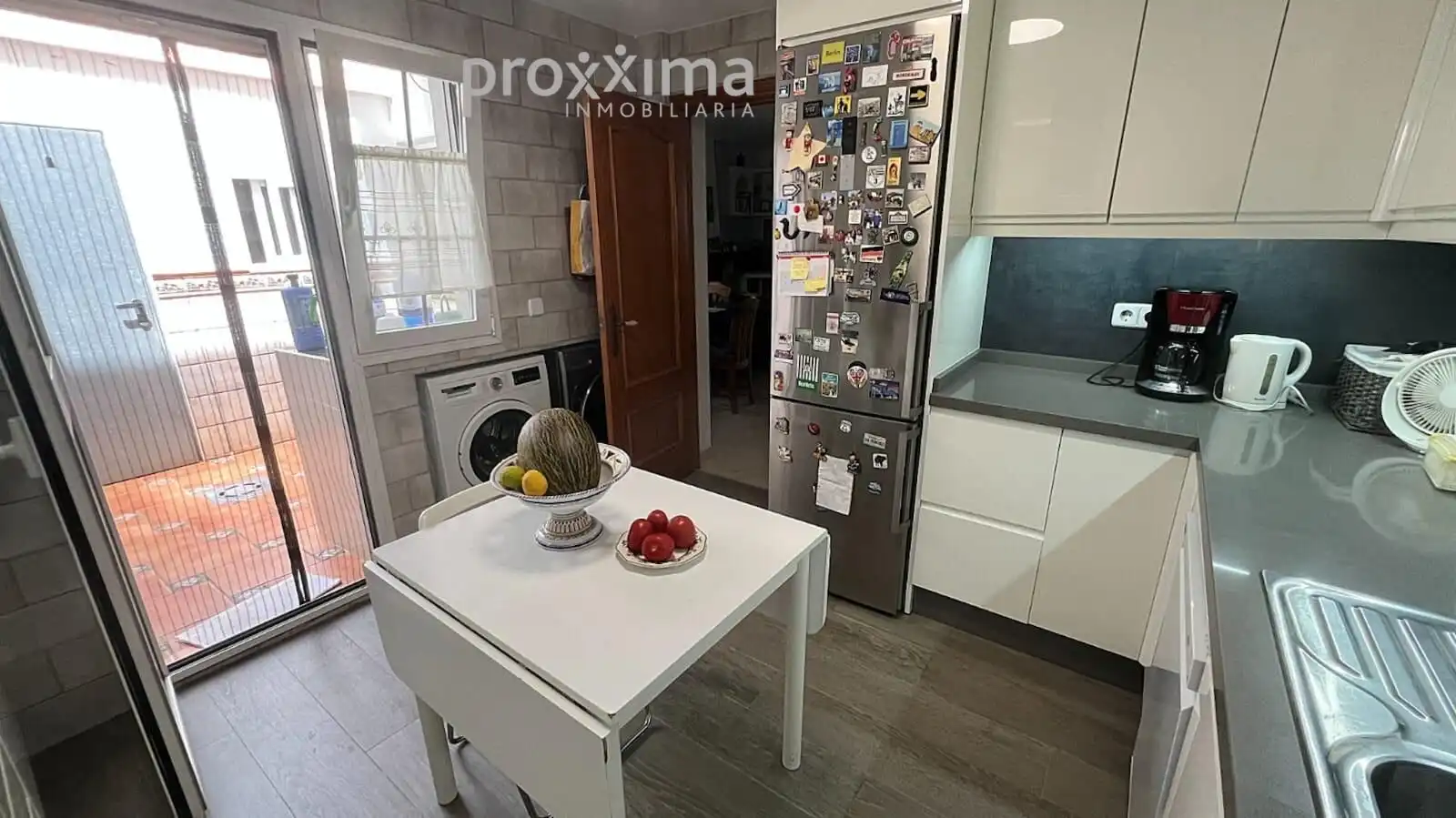 Casa con piscina en venta en Calle CASCAIS, imagen 2