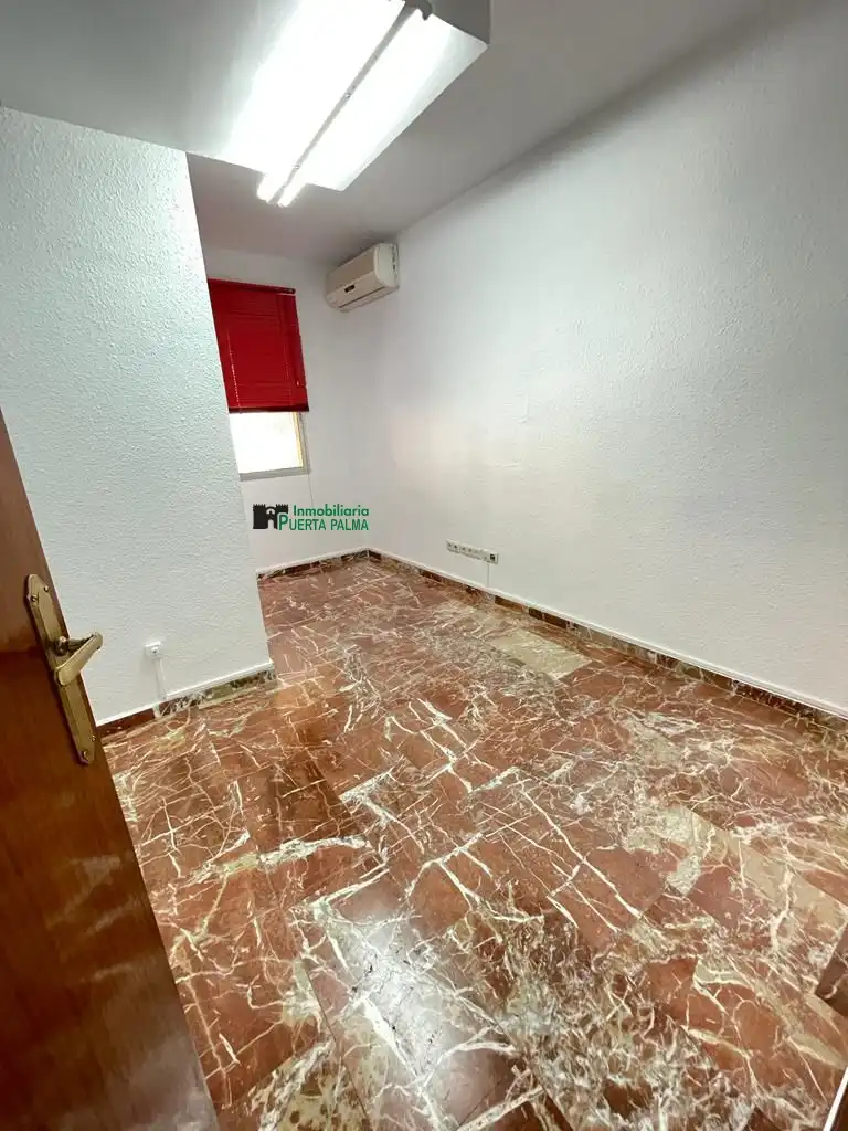 Büro zum Verkauf in Badajoz mit Klimaanlage