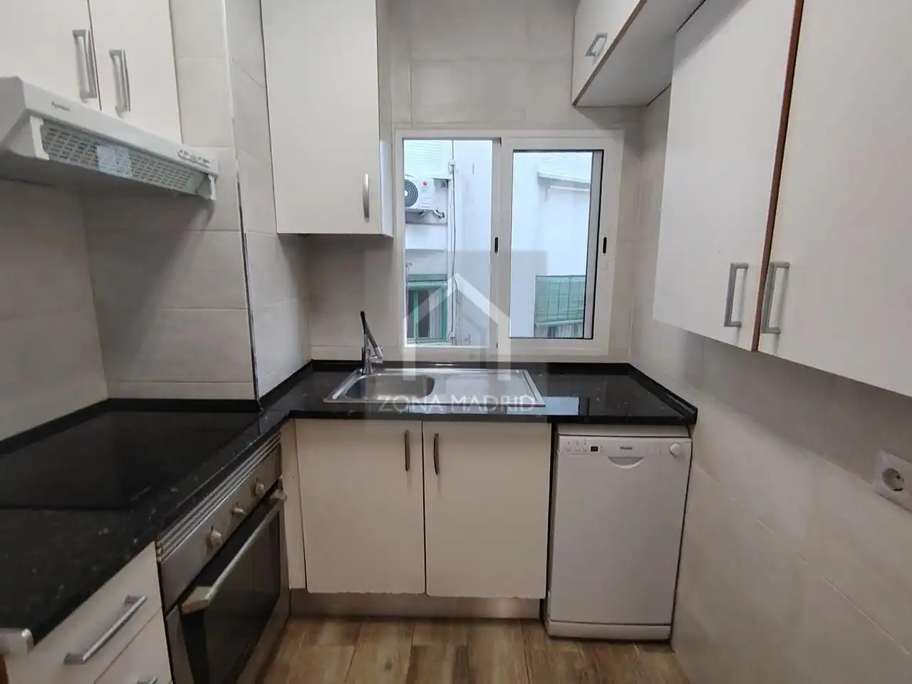 Cocina de Piso en venta en Madrid con Terraza