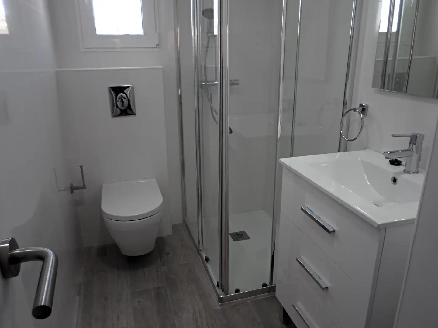 Baño de Piso en venta en Zaragoza con Calefacción y Balcón