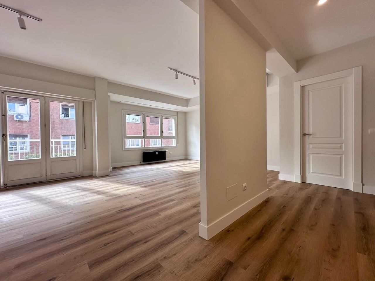 Living room of Flat to rent in  Madrid Capital  with Air Conditioner