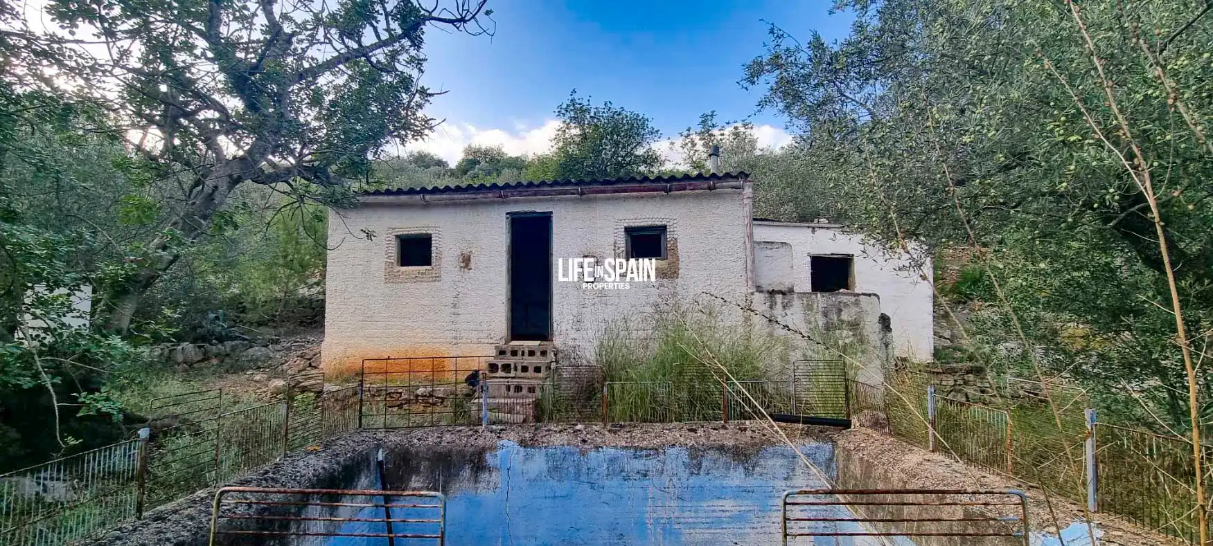 Vista exterior de Finca rústica en venda en Roquetes amb Jardí privat i Piscina
