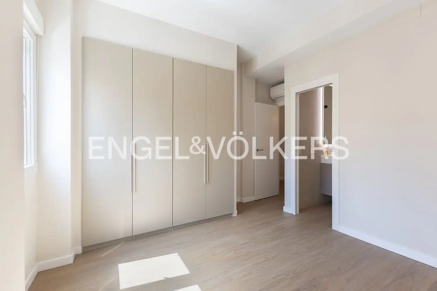 Habitación de Piso en venta en Valencia con Aire acondicionado, Calefacción y Terraza