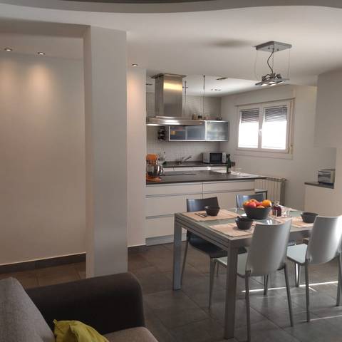 Piso en Venta en Zarategi Pasealekua en Intxaurrondo