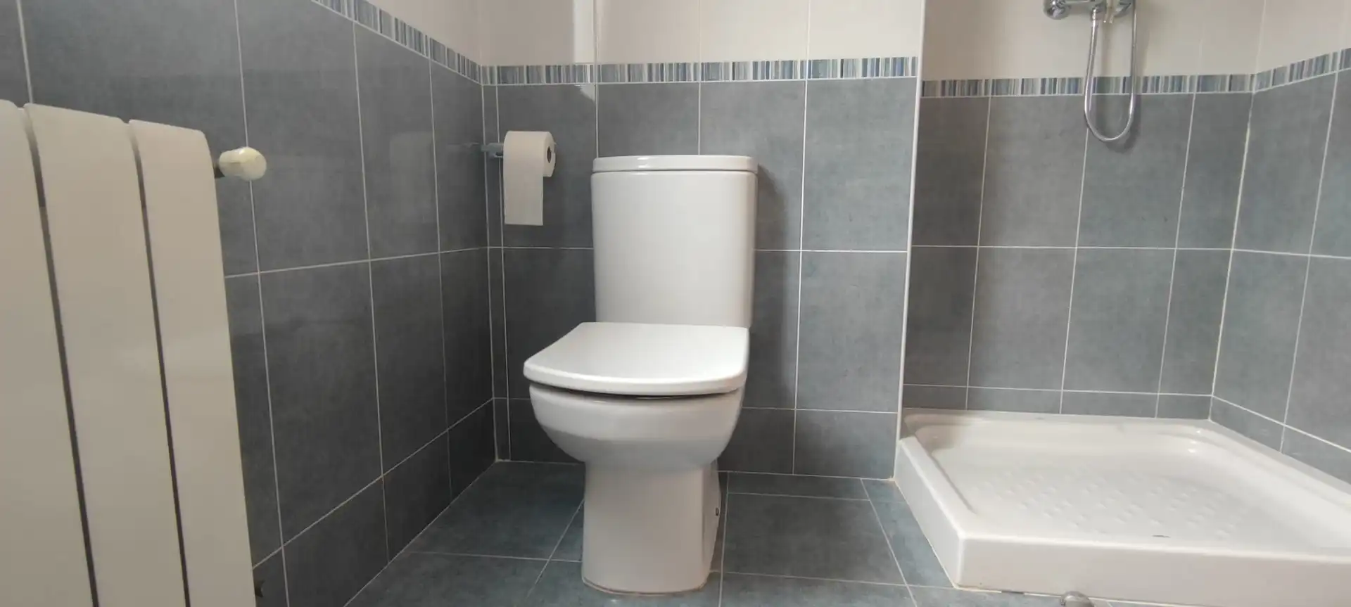 Bathroom of Flat for rent in Alcoy / Alcoi  with Heating, Terrace and Storage room