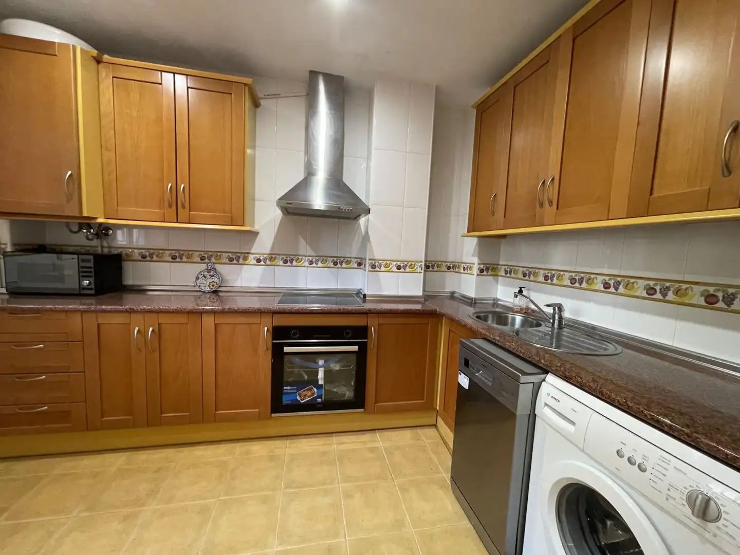 Cuina de Apartament de lloguer en Marbella amb Aire condicionat, Calefacció i Terrassa