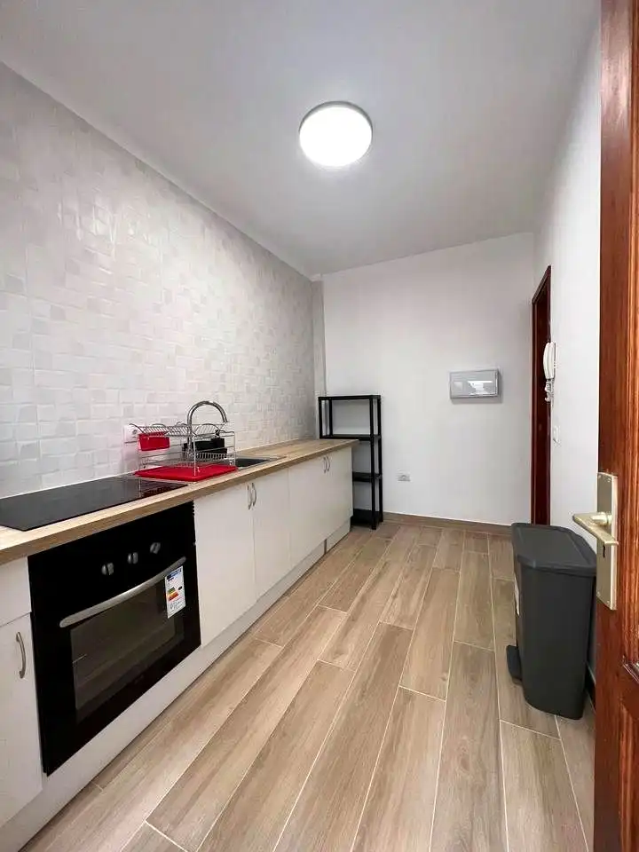 Room in Bartolome Benitez, Gracia