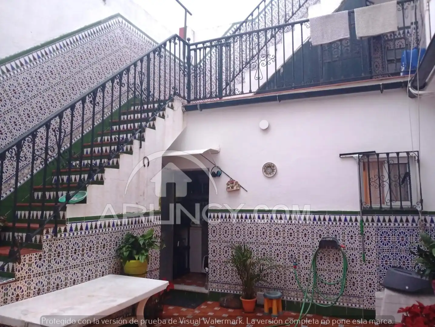 Vista exterior de Casa o xalet en venda en Alcalá de Guadaira amb Aire condicionat, Terrassa i Traster