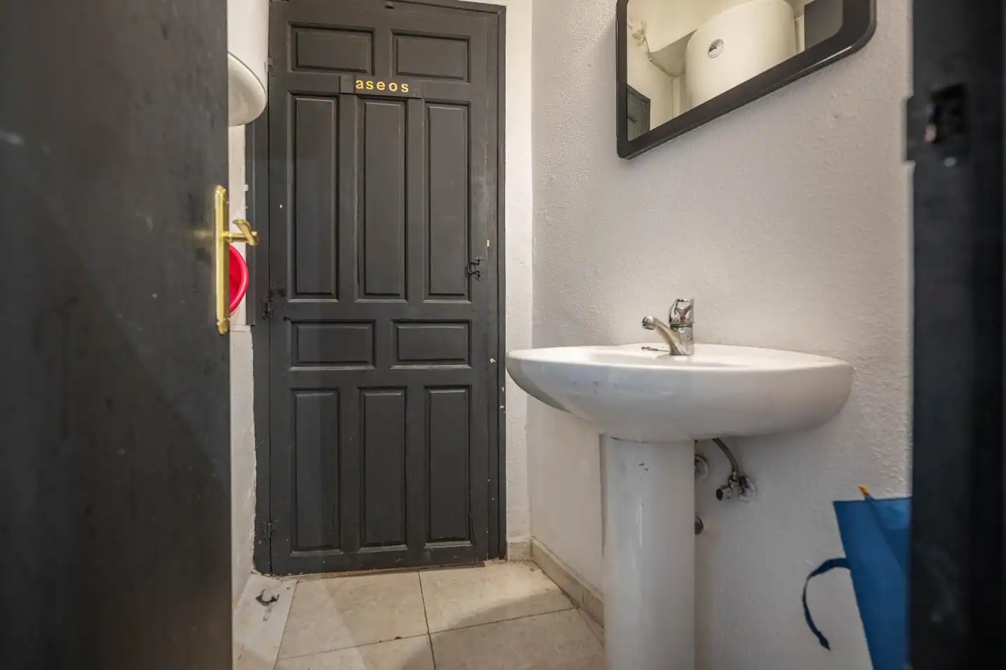 Baño de Local en venta en Ávila