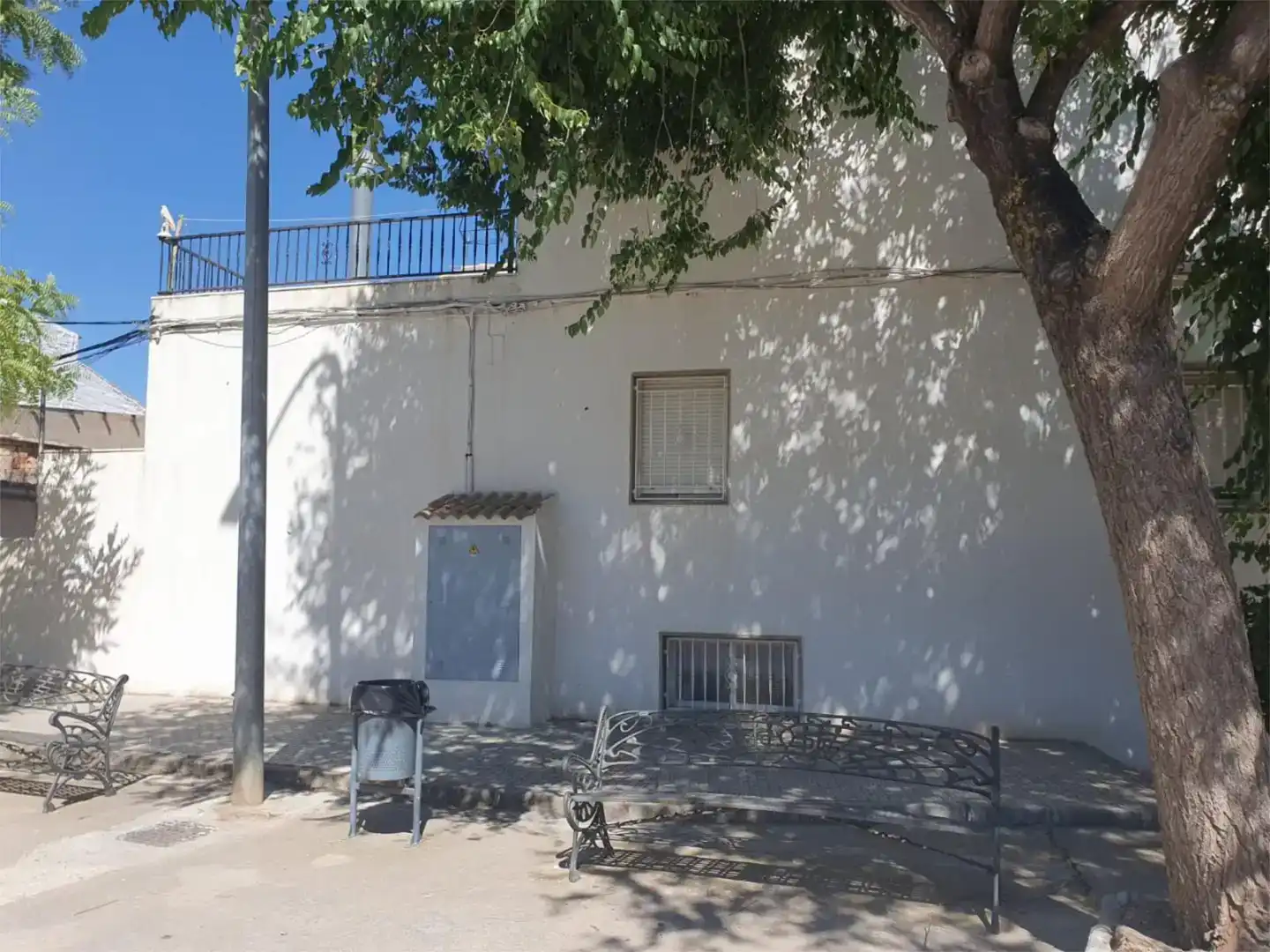 Vista exterior de Pis en venda en Huelma amb Traster, Moblat i Balcó