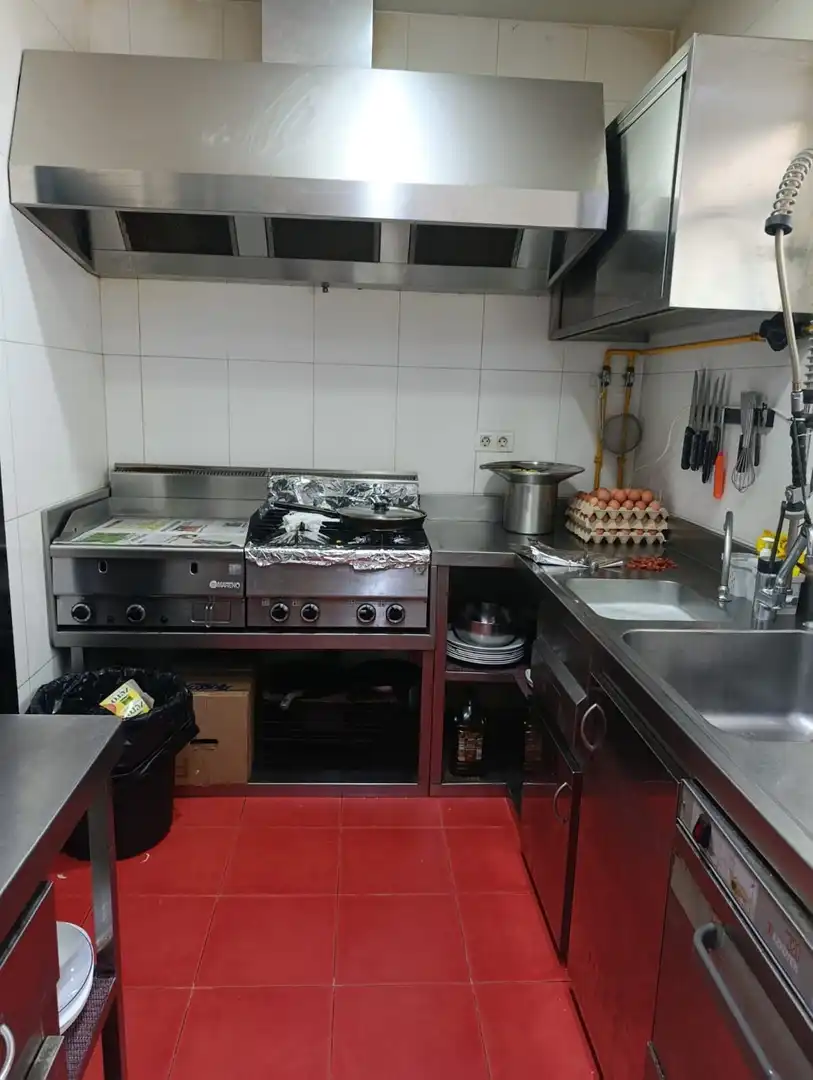 Cuina de Local en venda en Bilbao  amb Aire condicionat