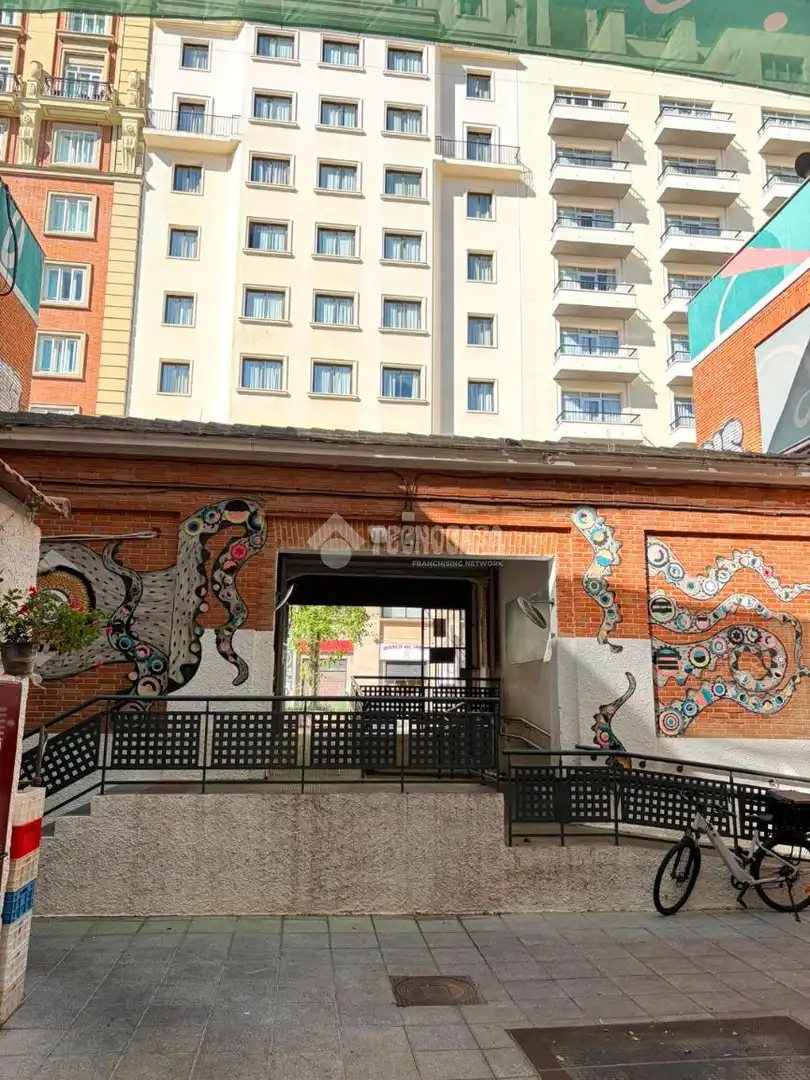 Exterior view of Commercial properties for rent in Madrid