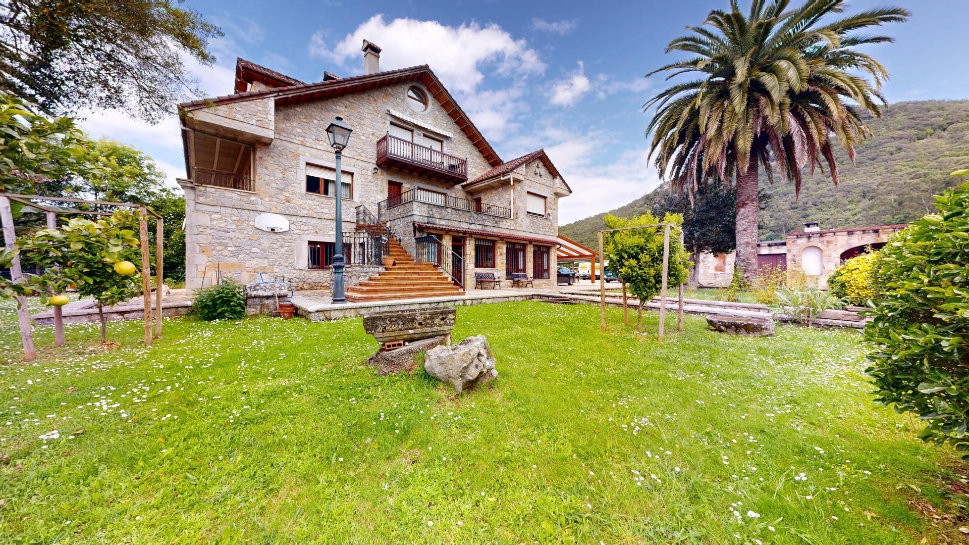 Vista exterior de Casa o chalet en venta en Liendo con Terraza y Balcón