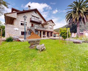 Vista exterior de Casa o xalet en venda en Liendo amb Calefacció, Jardí privat i Terrassa