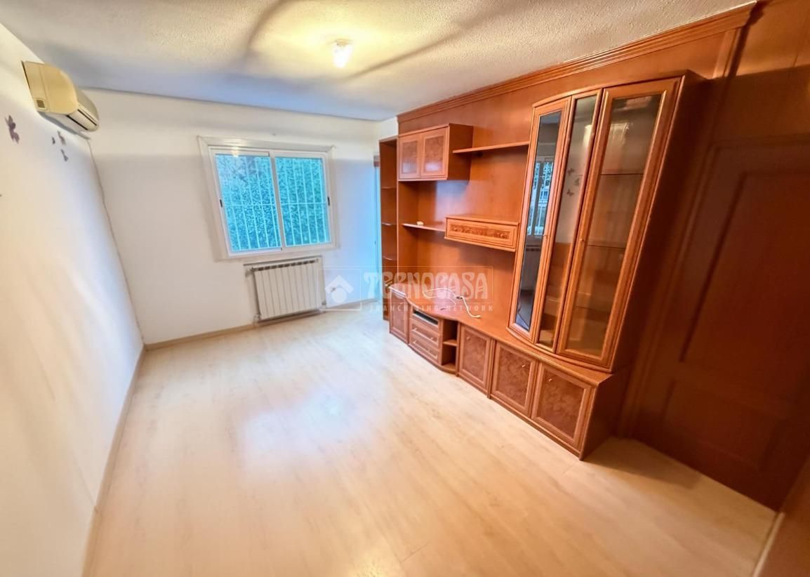 Bedroom of Flat to rent in Coslada  with Air Conditioner