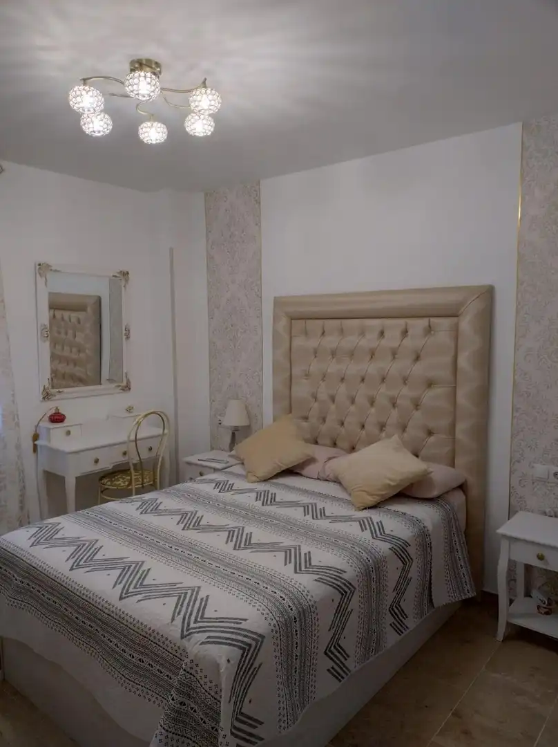Habitación de Piso en venta en Fuengirola con Aire acondicionado, Amueblado y Balcón
