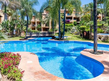 Pis amb piscina en venda a Estepona - Estepona,Atalaya,Calle Nueva Atalaya