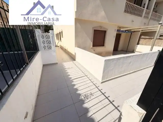 Vista exterior de Casa o chalet en venta en San Fulgencio con Terraza y Piscina comunitaria