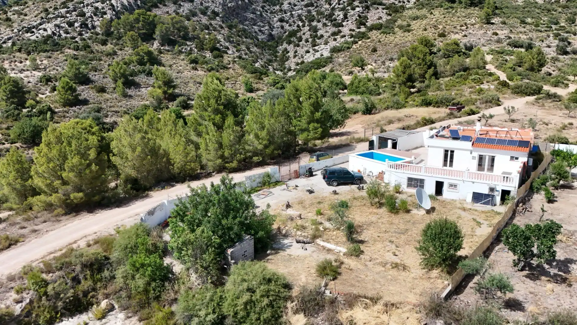 Vista exterior de Casa o xalet en venda en Villar del Arzobispo amb Aire condicionat, Jardí privat i Terrassa