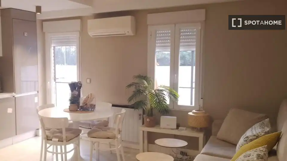 Room in Valdeacederas