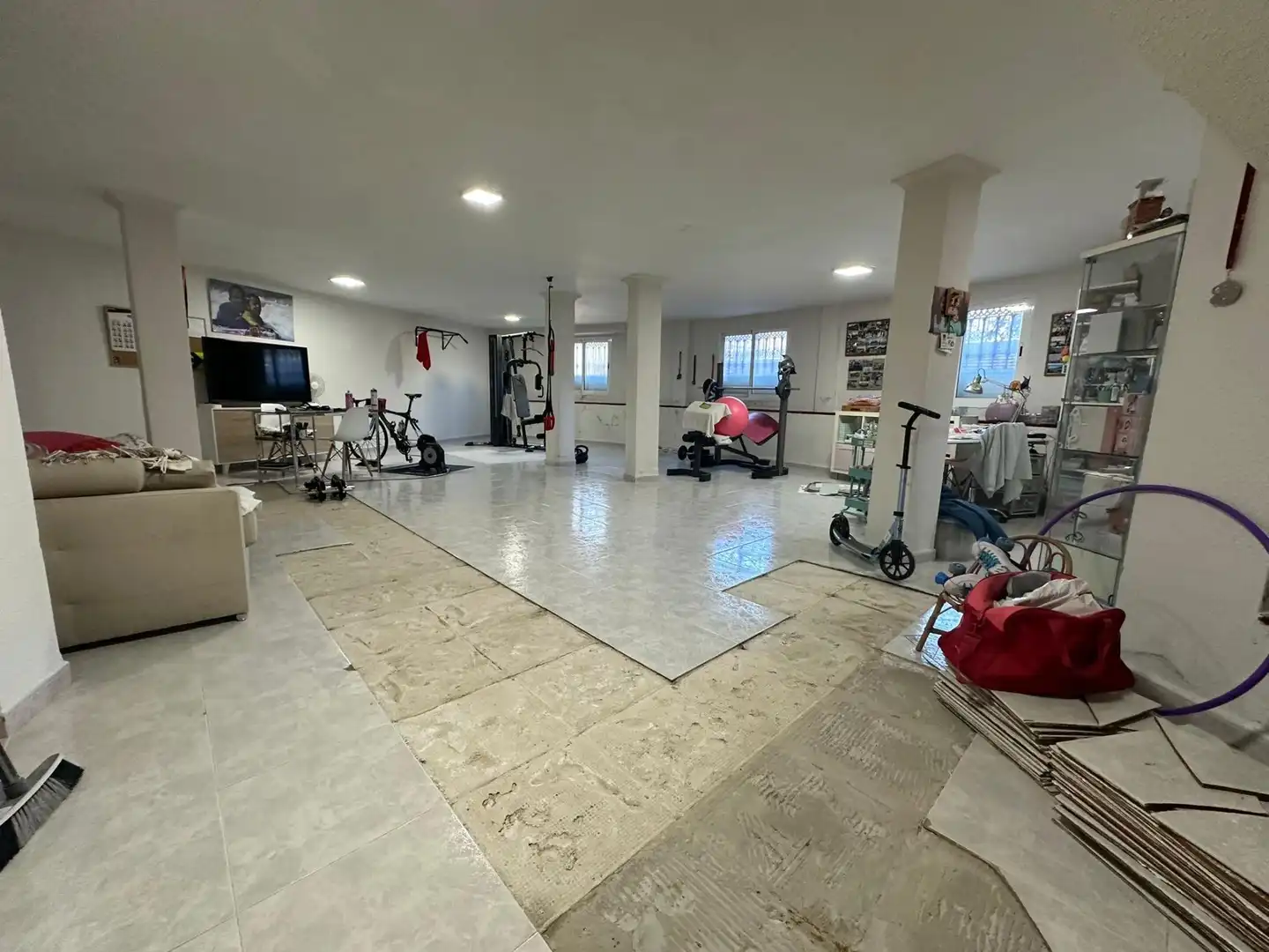 Houses for sale in Valencina de la Concepción  with Air Conditioner, Private garden and Community pool