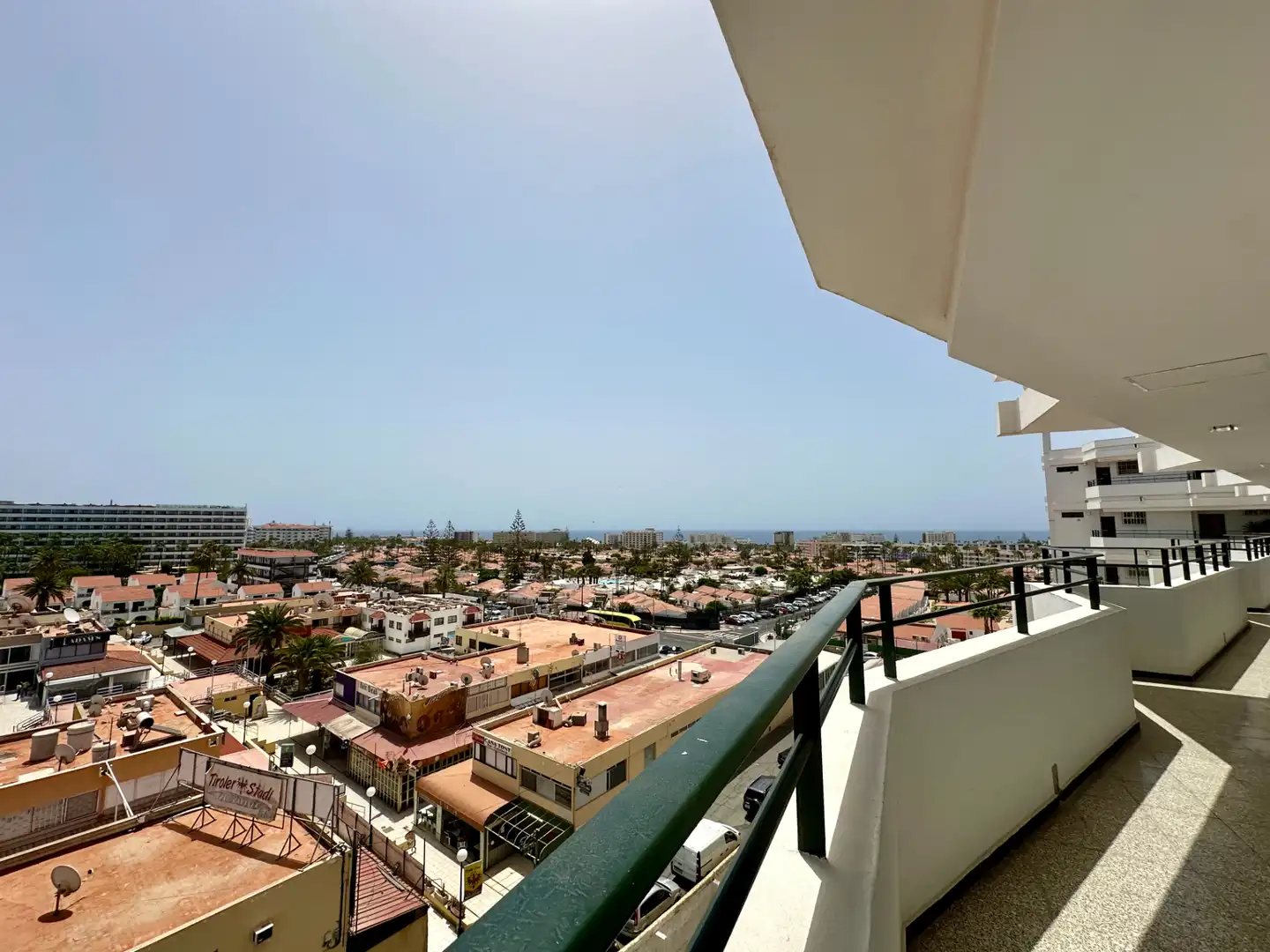 Vista exterior de Piso de alquiler en San Bartolomé de Tirajana con Amueblado, Lavadora y Microondas