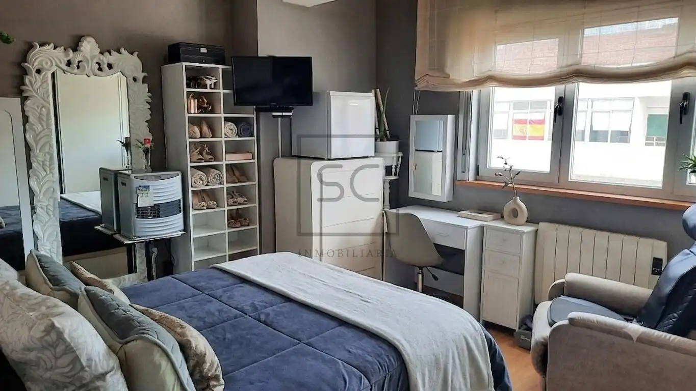 Schlafzimmer von Wohnung zum Verkauf in Ferrol mit Heizung und Abstellraum