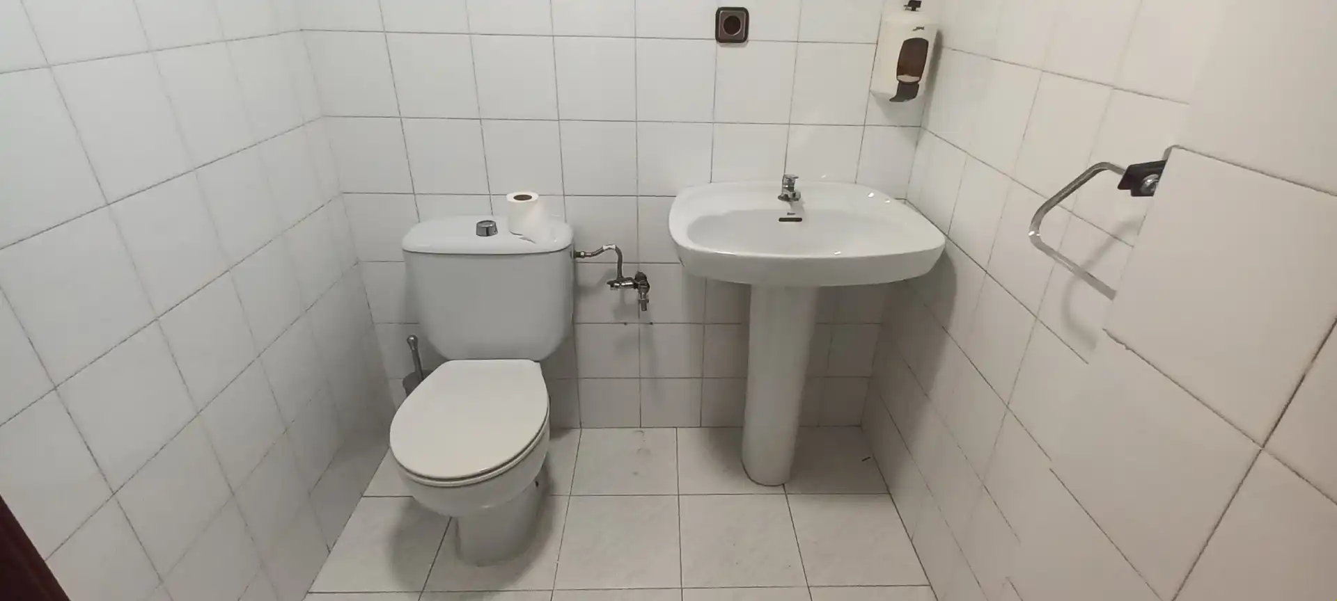 Bathroom of Office for sale in Vigo   with Storage room