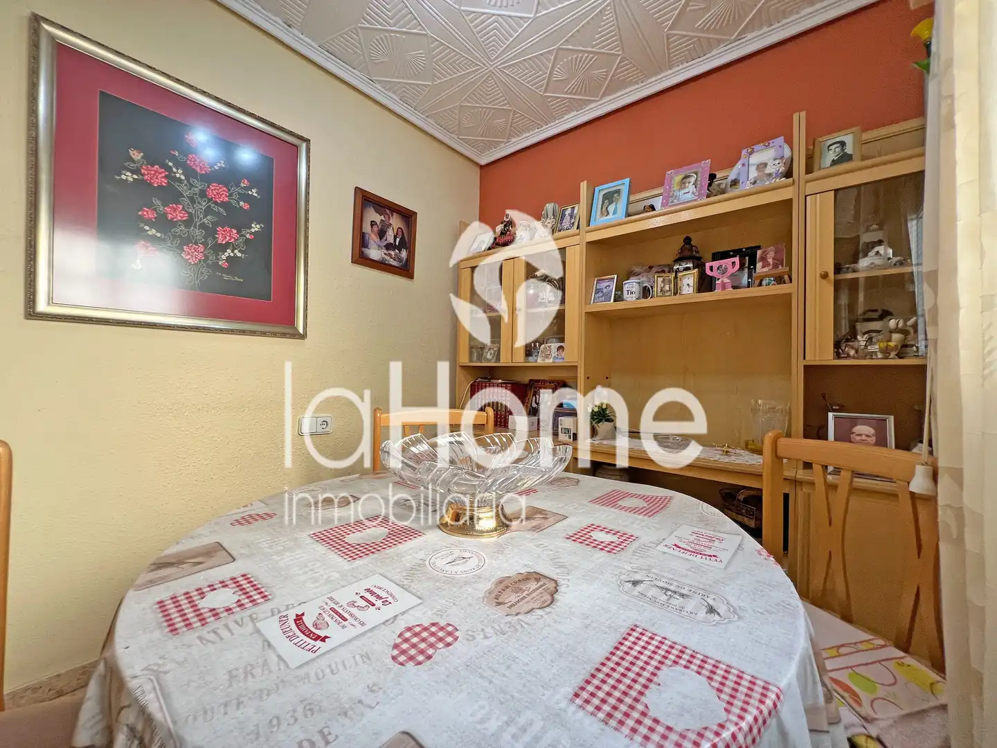 Living room of Flat for sale in Paterna  with Air Conditioner, Oven and Balcony