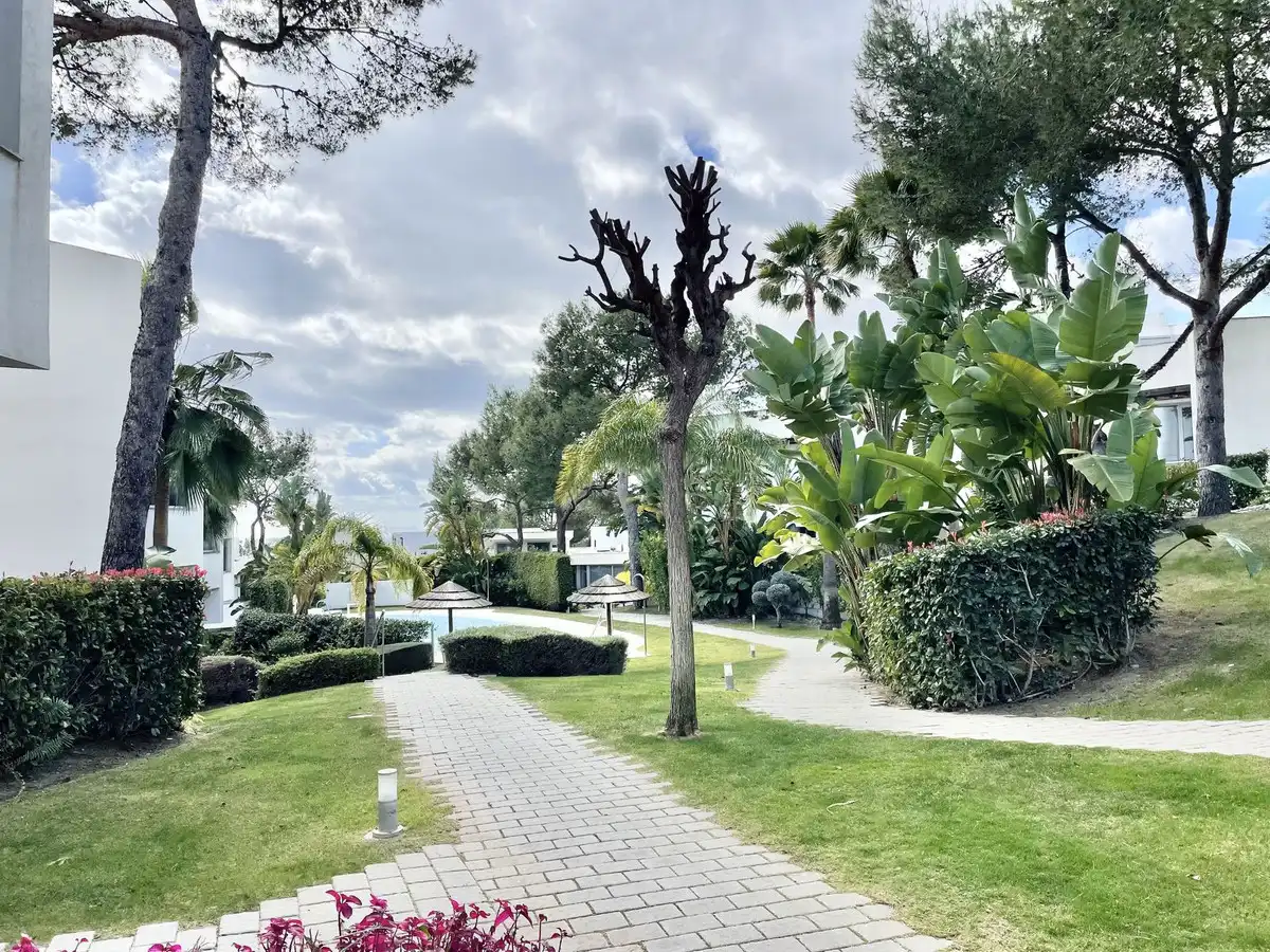 Jardí de Casa adosada en venda en Marbella amb Aire condicionat, Terrassa i Moblat