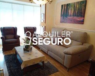 Sala d'estar de Pis de lloguer en Vitoria - Gasteiz amb Calefacció, Terrassa i Moblat