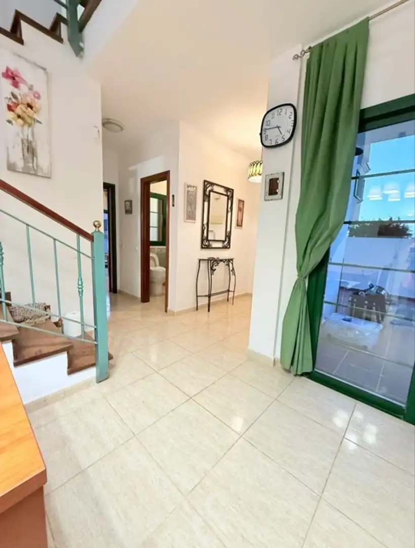 Casa adosada de alquiler en Tuineje con Jardín privado, Terraza y Amueblado