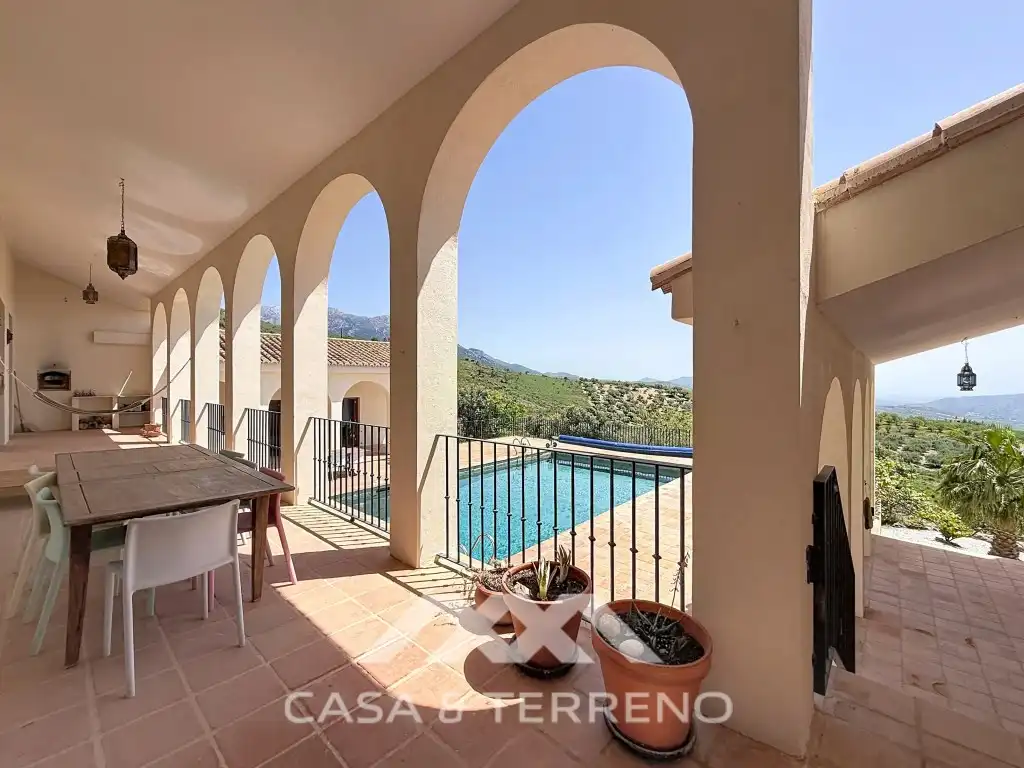 Vista exterior de Casa o chalet en venta en Alcaucín con Aire acondicionado, Calefacción y Jardín privado