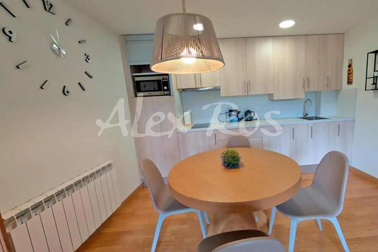 Küche von Wohnung zum Verkauf in Alp mit Heizung, Terrasse und Abstellraum