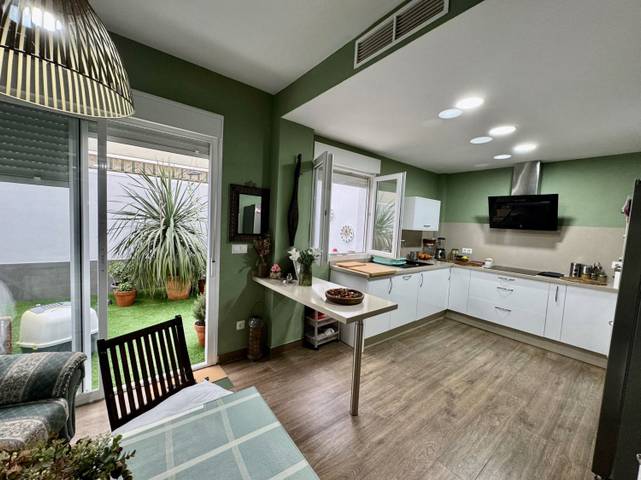 Casa adosada en Venta en Músico José Salazar Rodríguez en El Junquillo - Vistalegre