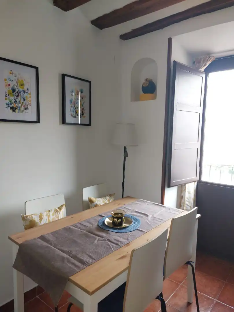 Menjador de Apartament de lloguer en Cuenca amb Moblat, Forn i Rentadora