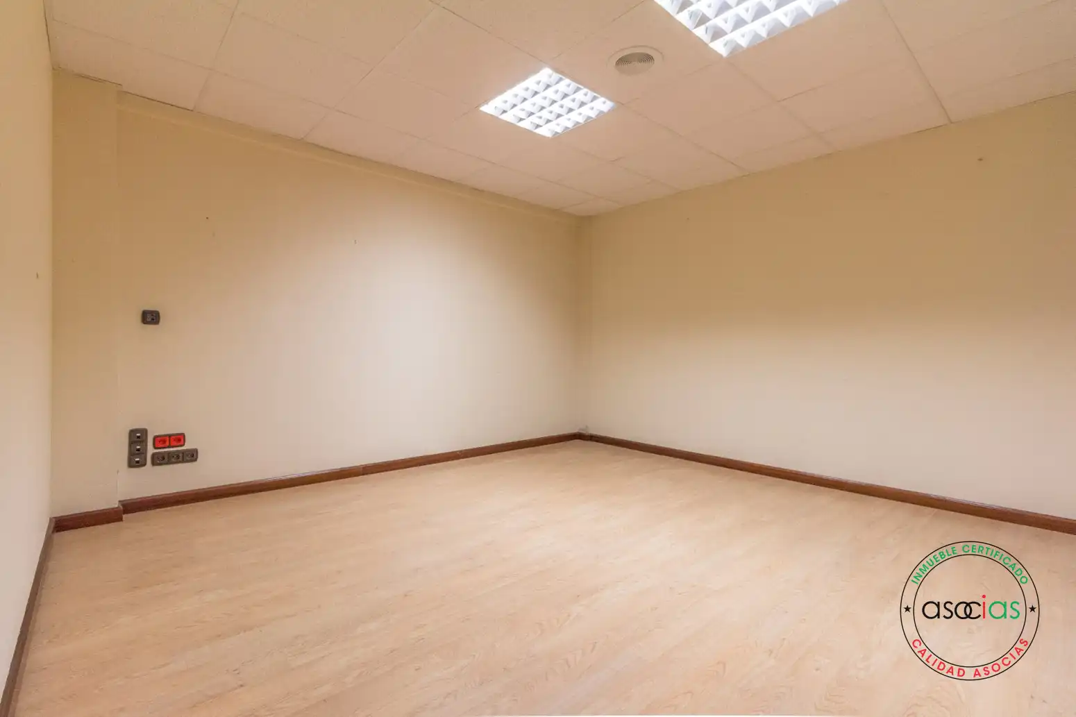 Büro zum Verkauf in Avilés mit Heizung
