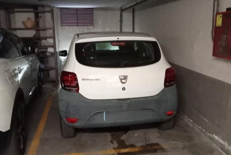 Foto 1 de Garatge de lloguer a Carrer Mestral, 1, Can Tussell, Barcelona