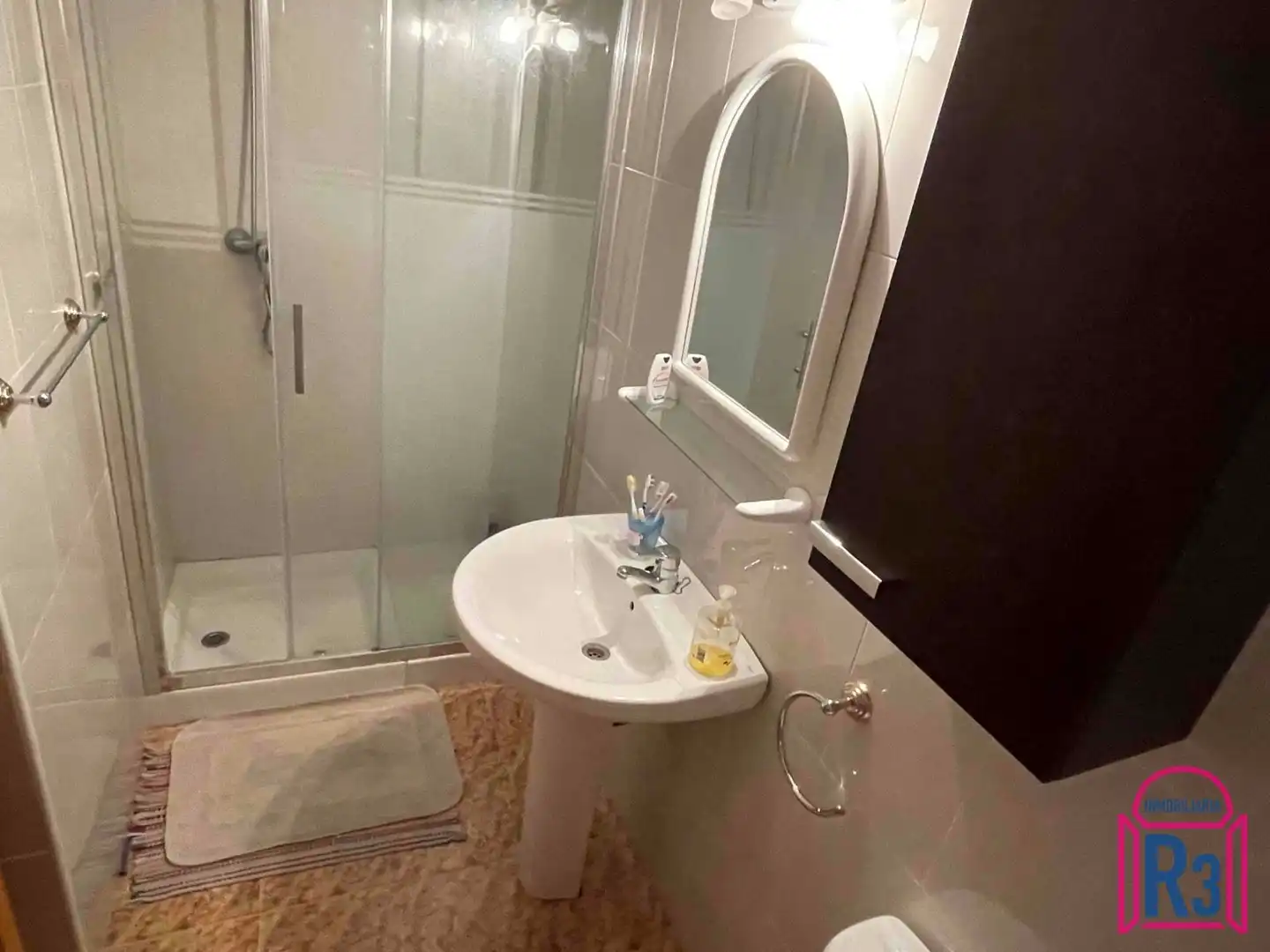 Bathroom of Flat for rent in Villaquilambre  with Heating, Terrace and Furnished