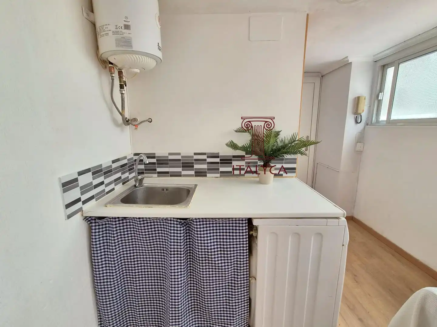 Cocina de Estudio en venta en Sevilla con Trastero