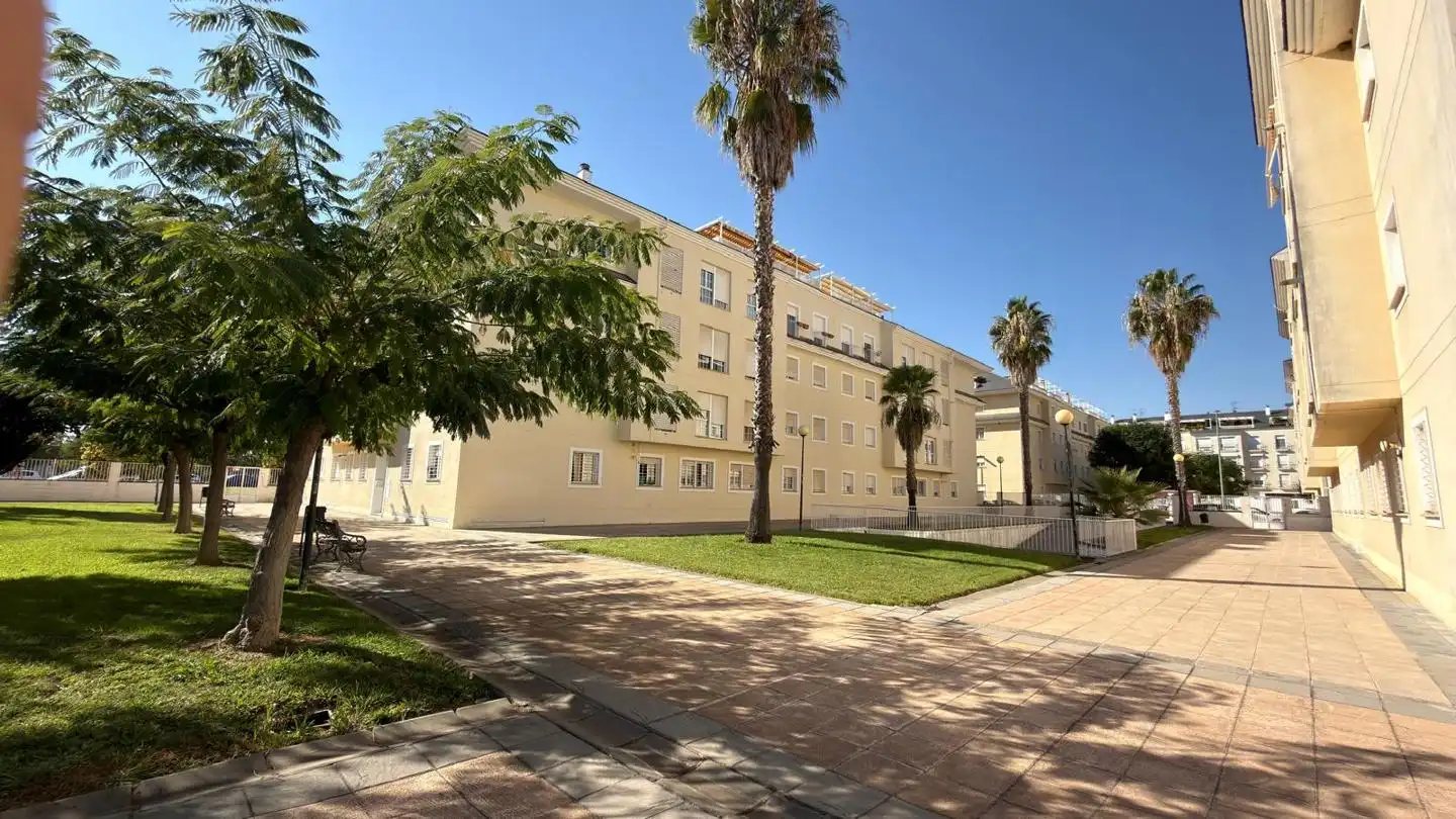 Außenansicht von Erdgeschoss zum Verkauf in Badajoz mit Klimaanlage und Möbliert