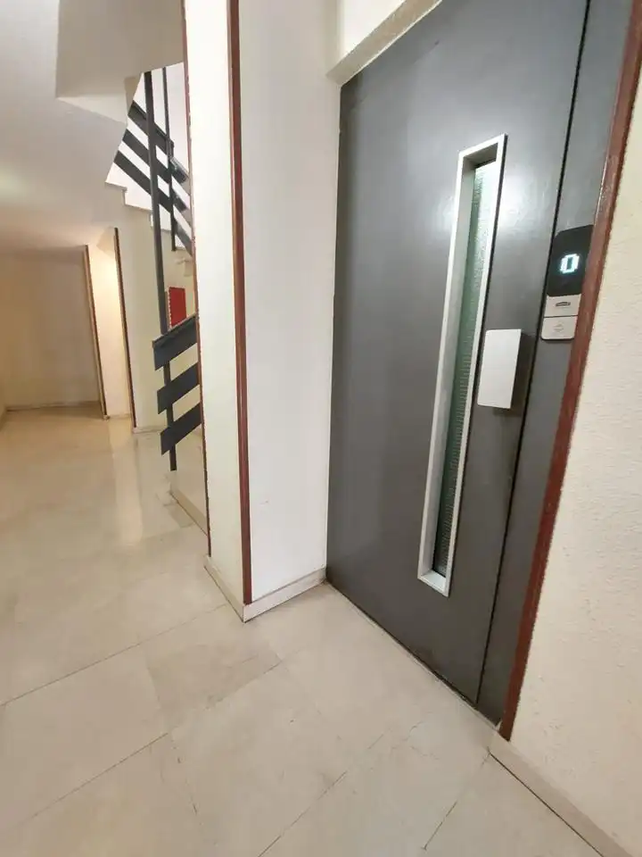 Pis en venda en Gijón  amb Calefacció, Parquet i Moblat