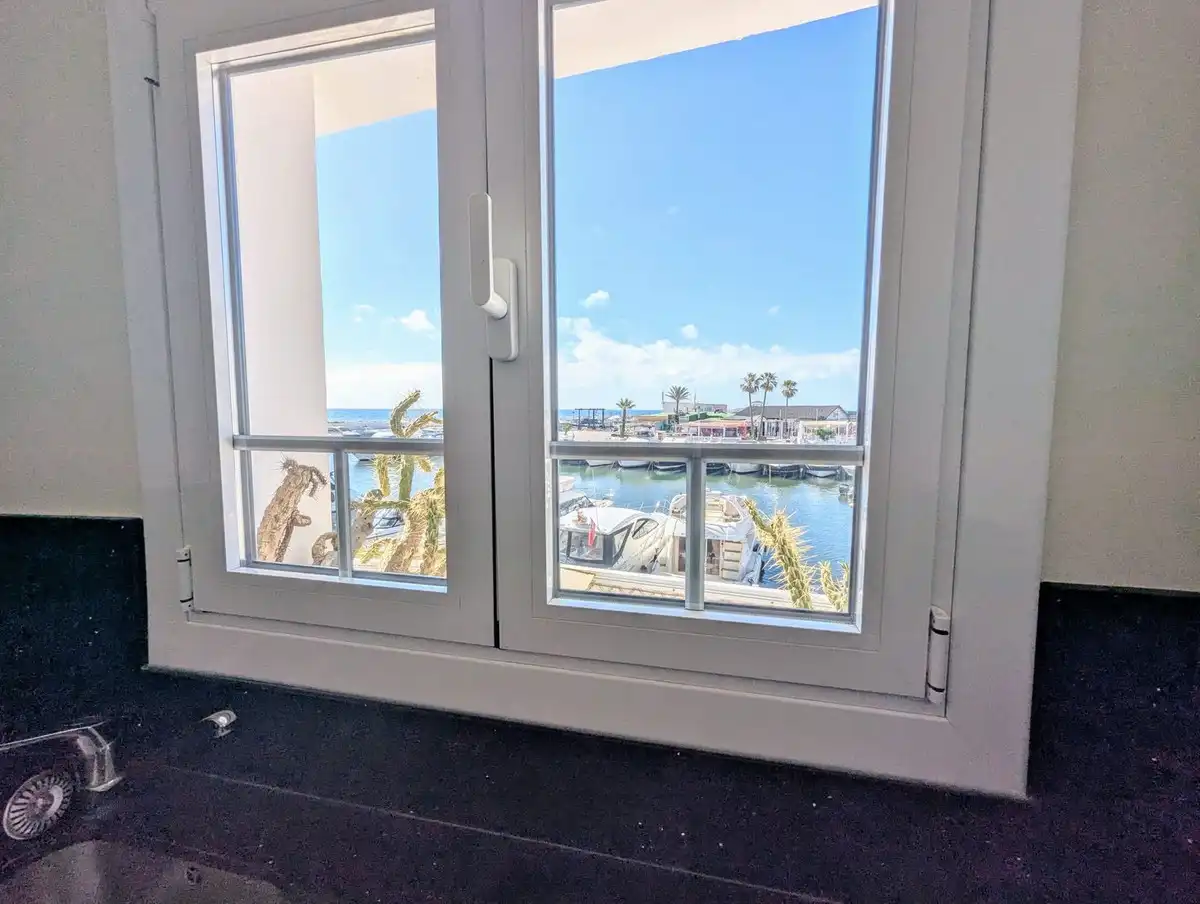 Terraza de Ático en venta en Marbella con Aire acondicionado, Amueblado y Piscina comunitaria