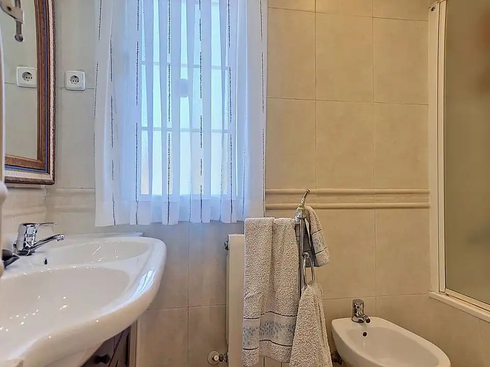 Baño de Casa o chalet en venta en Aranjuez con Aire acondicionado, Calefacción y Jardín privado