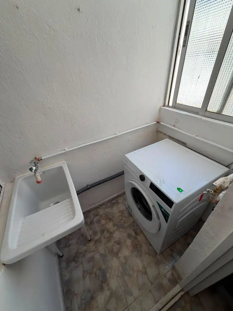 Badezimmer von Wohnung zur Miete in Alicante / Alacant mit Klimaanlage und Balkon