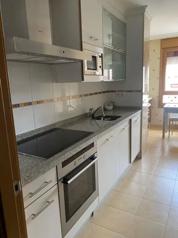 Flat with lift to rent in Calle de Margarita Salas, imagen 5