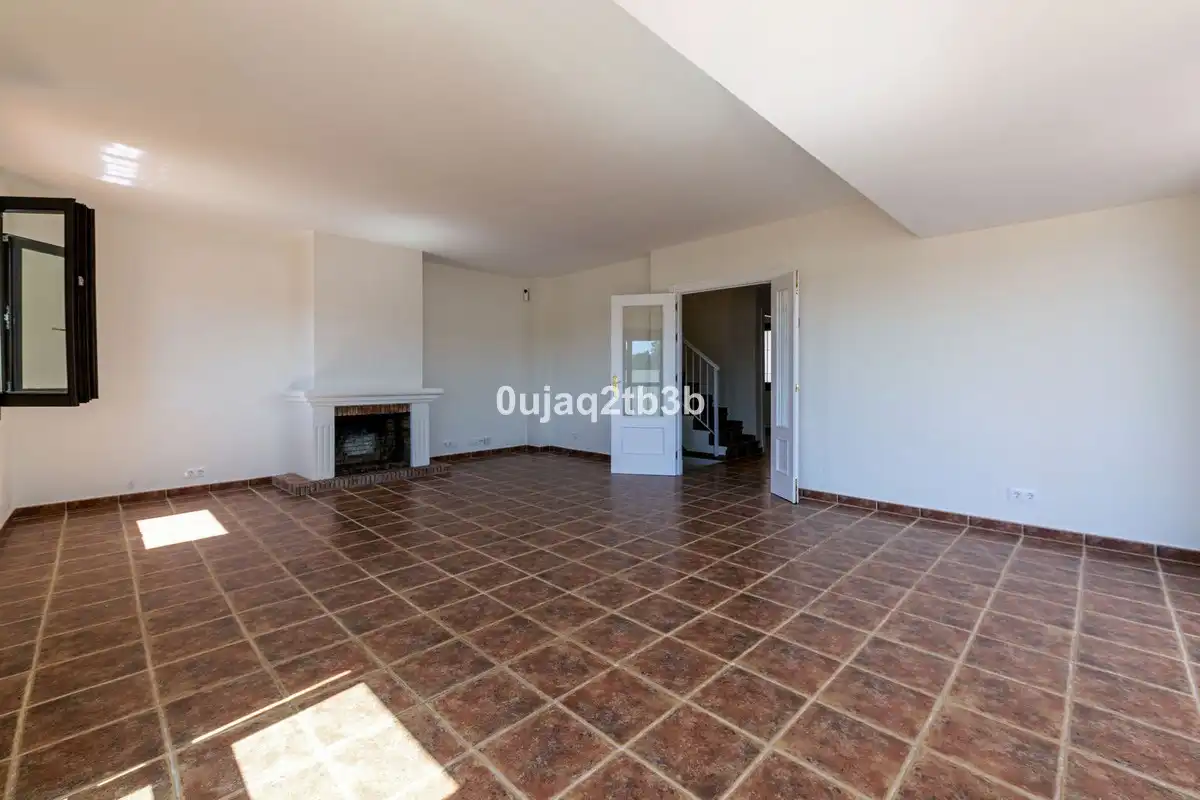 Sala de estar de Casa adosada de alquiler en Estepona con Aire acondicionado, Jardín privado y Terraza