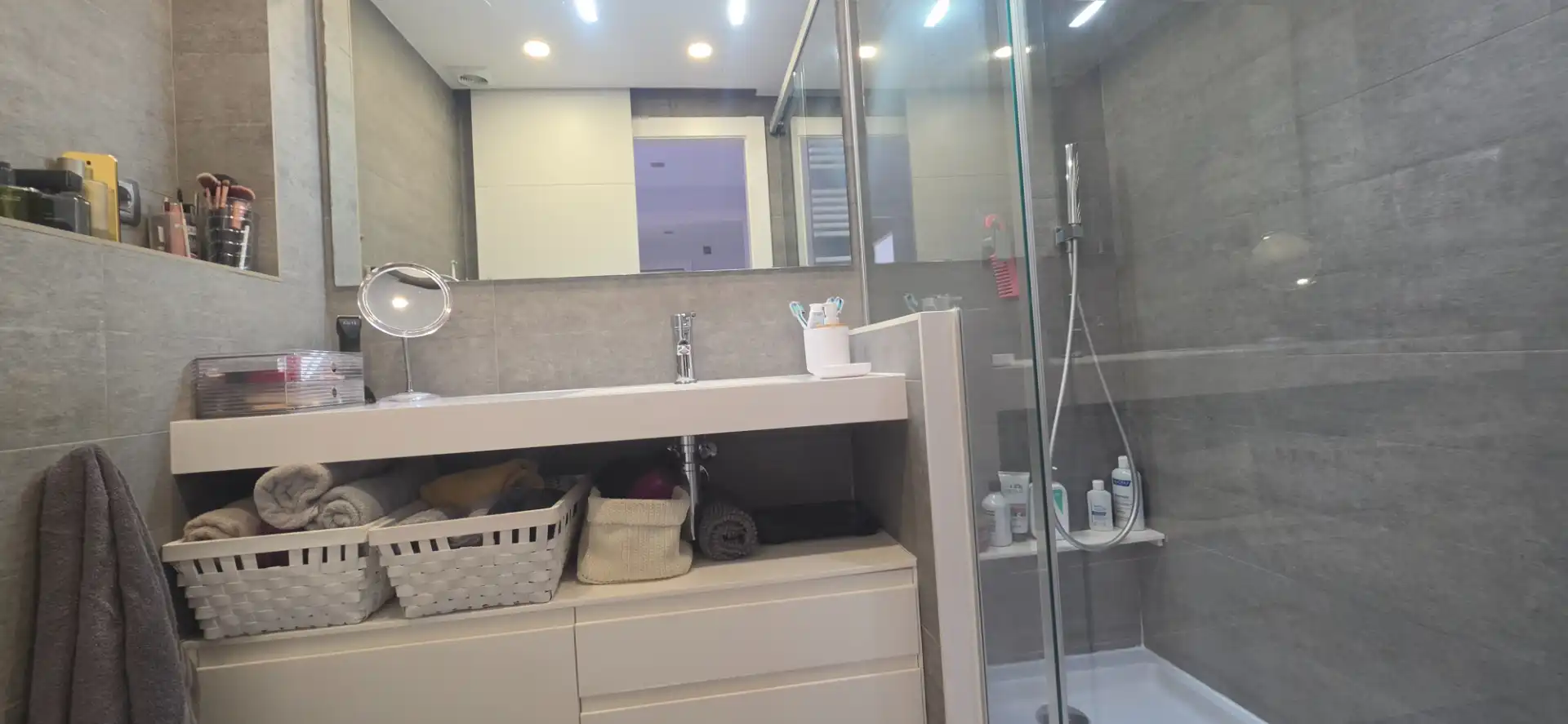 Badezimmer von Wohnung zum Verkauf in Sant Adrià de Besòs mit Klimaanlage, Heizung und Parkett