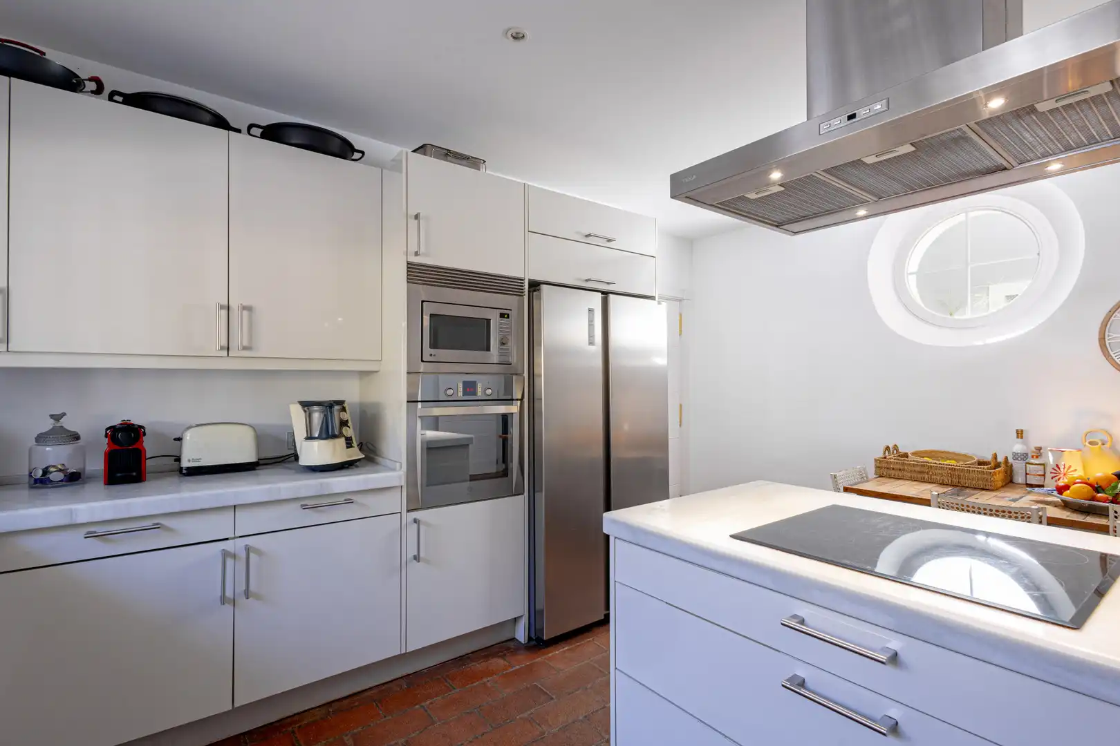 Cocina de Casa o chalet de alquiler en Estepona con Jardín privado, Terraza y Piscina
