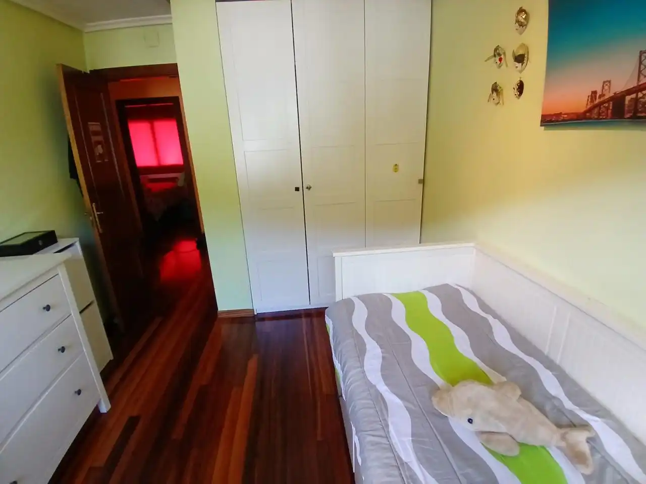 Schlafzimmer von Einfamilien-Reihenhaus zum Verkauf in Castro-Urdiales mit Heizung, Privatgarten und Terrasse